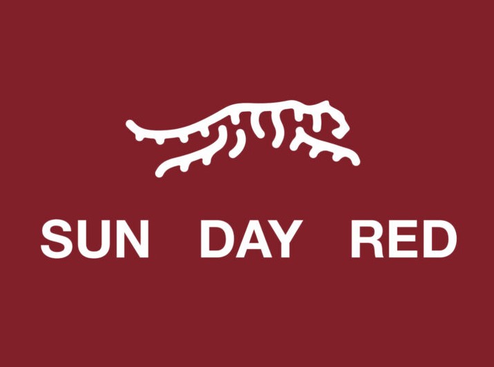 Tiger Woods ditches Nike swoosh for Sun Day Red logo - Los Angeles Times